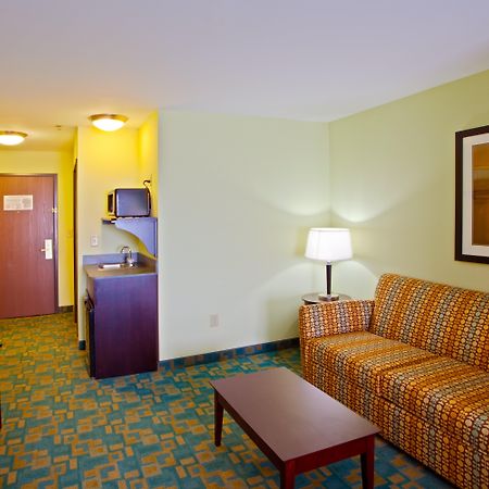 Holiday Inn Express Hotel & Suites Thornburg-S. Fredericksburg By Ihg Exterior photo