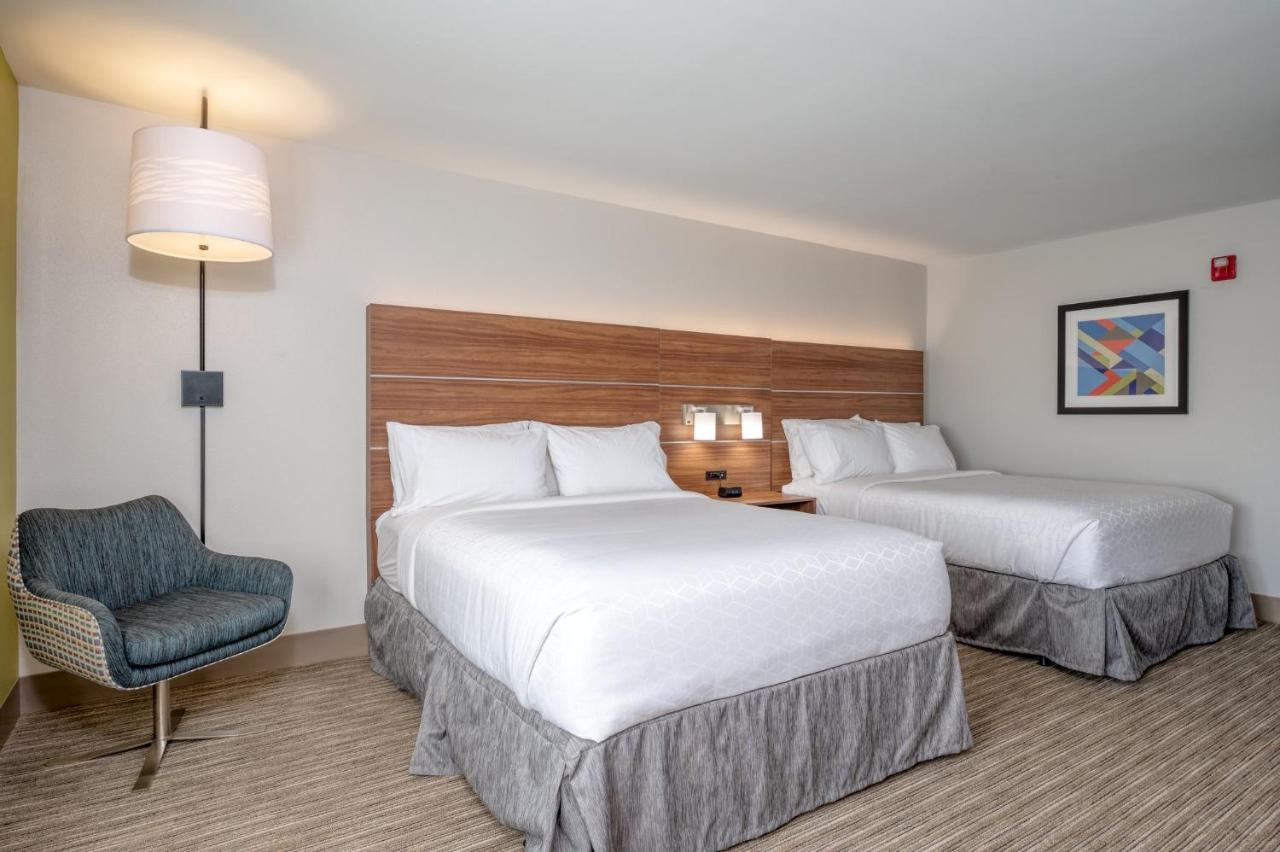 Holiday Inn Express Hotel & Suites Thornburg-S. Fredericksburg By Ihg Exterior photo