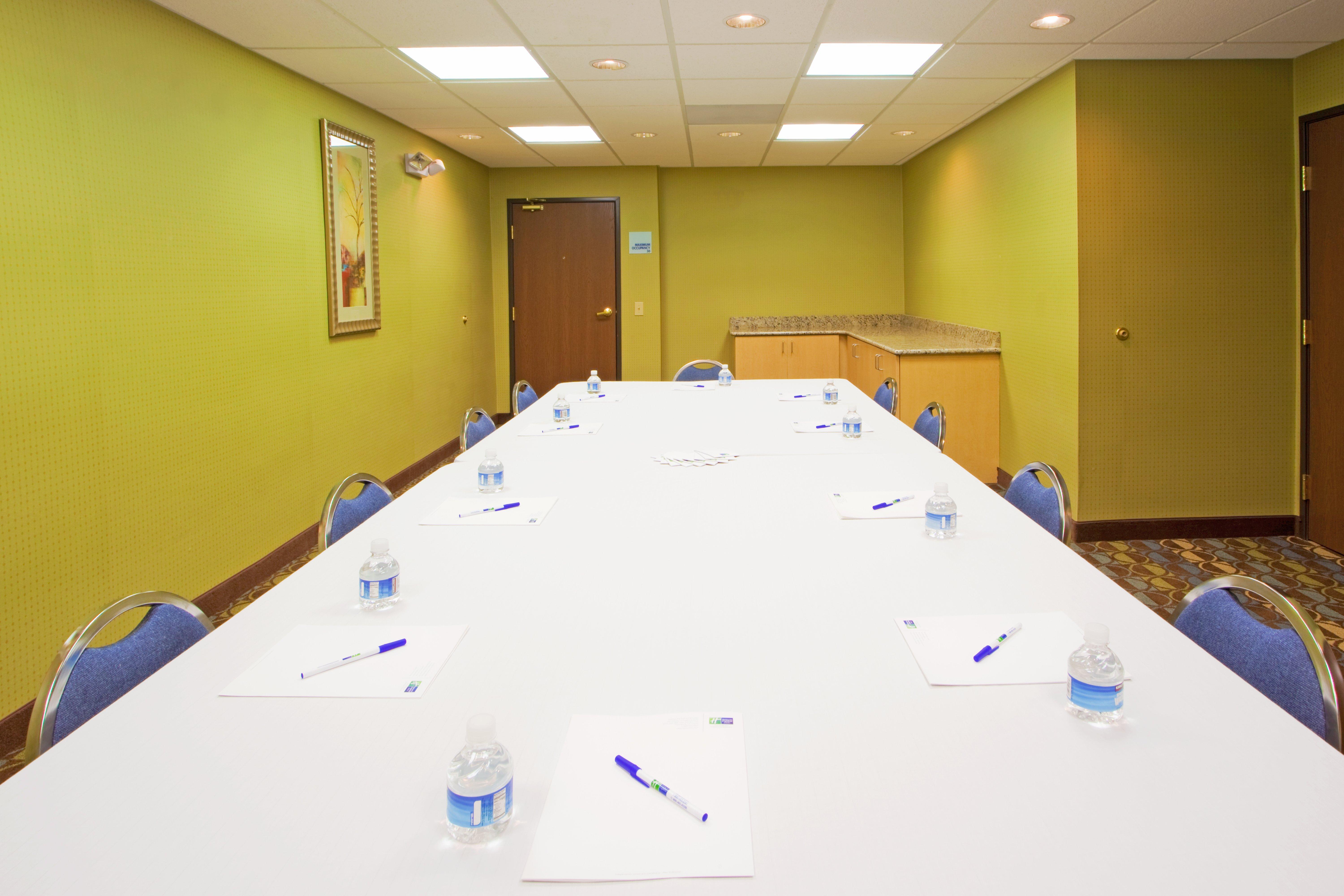 Holiday Inn Express Hotel & Suites Thornburg-S. Fredericksburg By Ihg Exterior photo