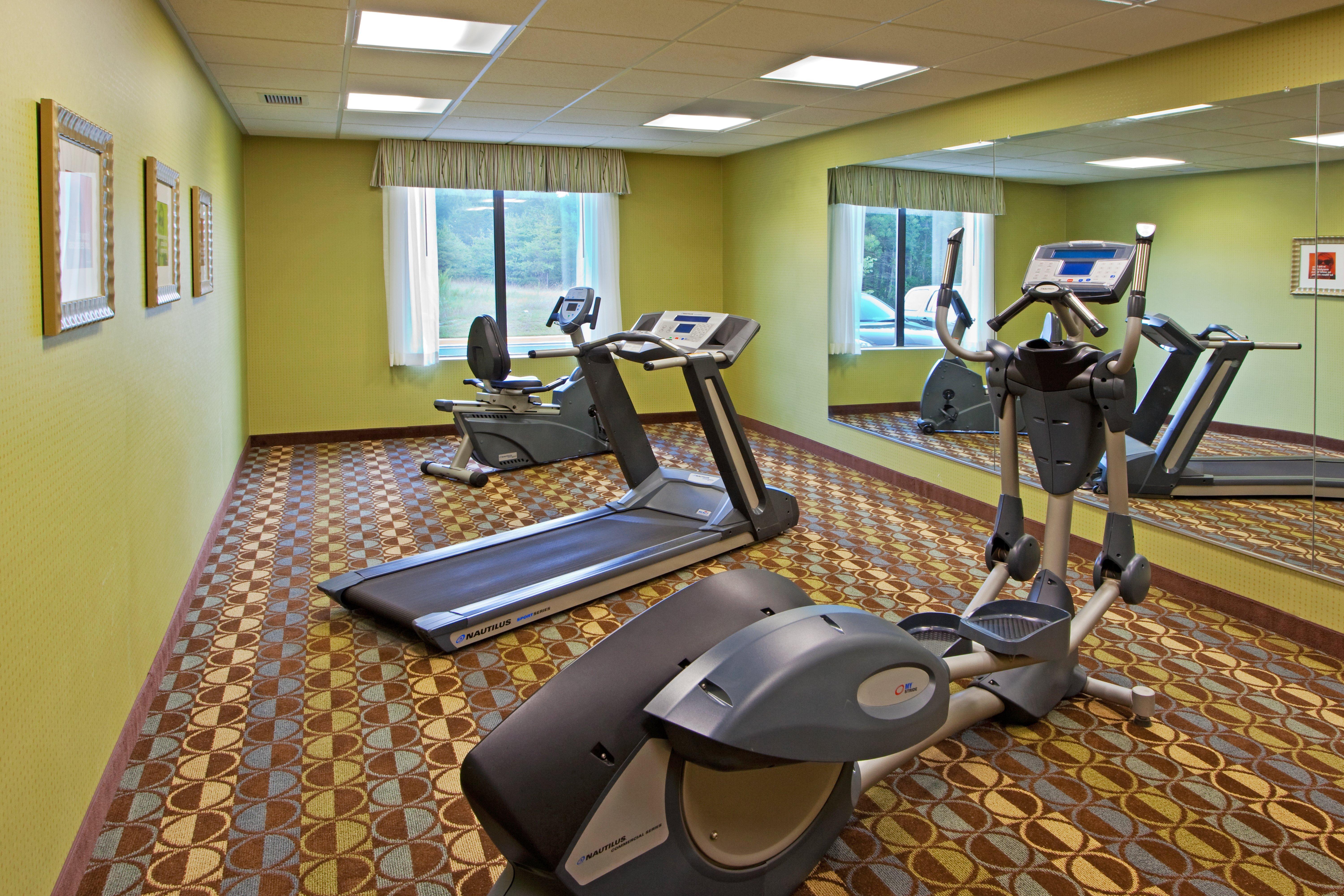 Holiday Inn Express Hotel & Suites Thornburg-S. Fredericksburg By Ihg Exterior photo